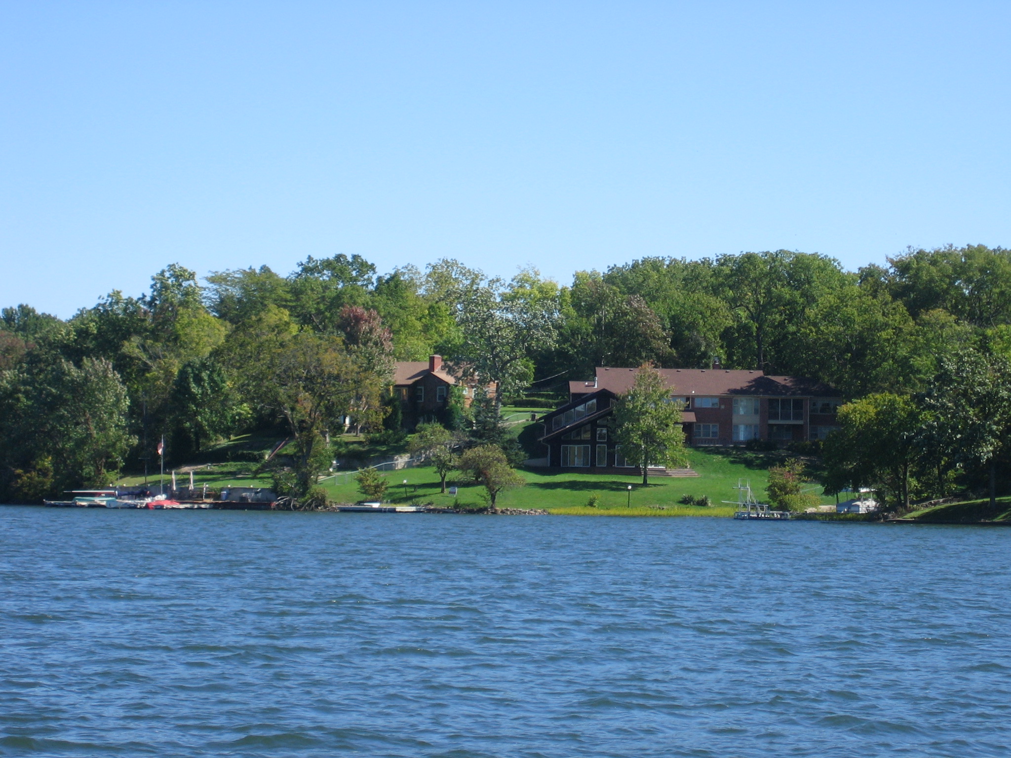 Homes along the shoreline at Weatherby Lake, Missouri